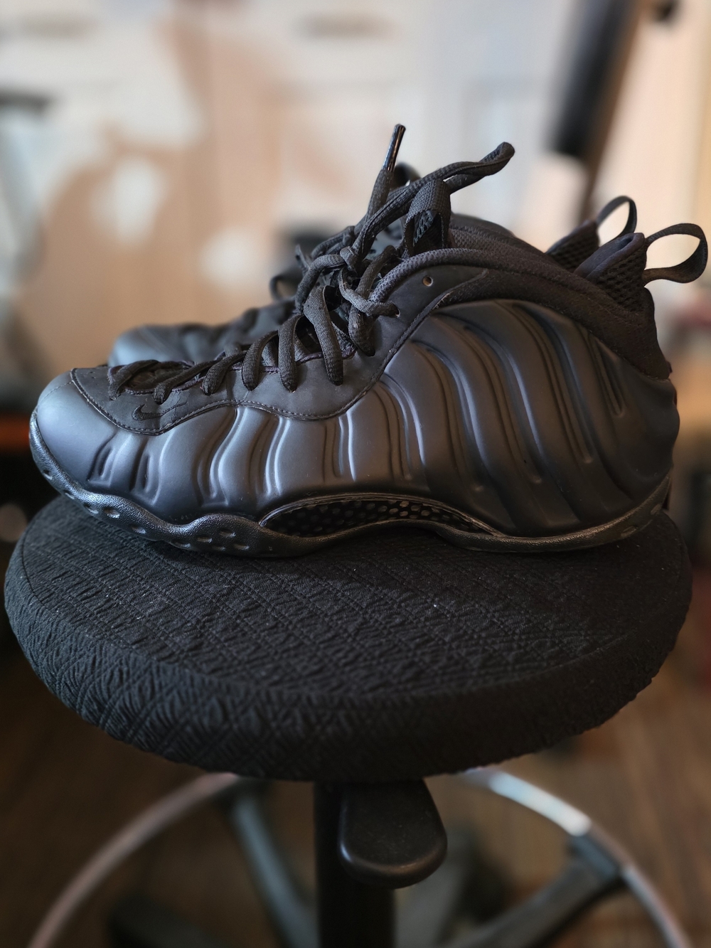 Nike Foamposite One Men's Black Athletic Sneakers Used Size 10.5M